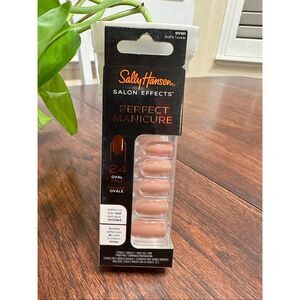 Sally Hansen Salon Manicure 24 Oval Press on Nails W/ Glue Buff and Tumble